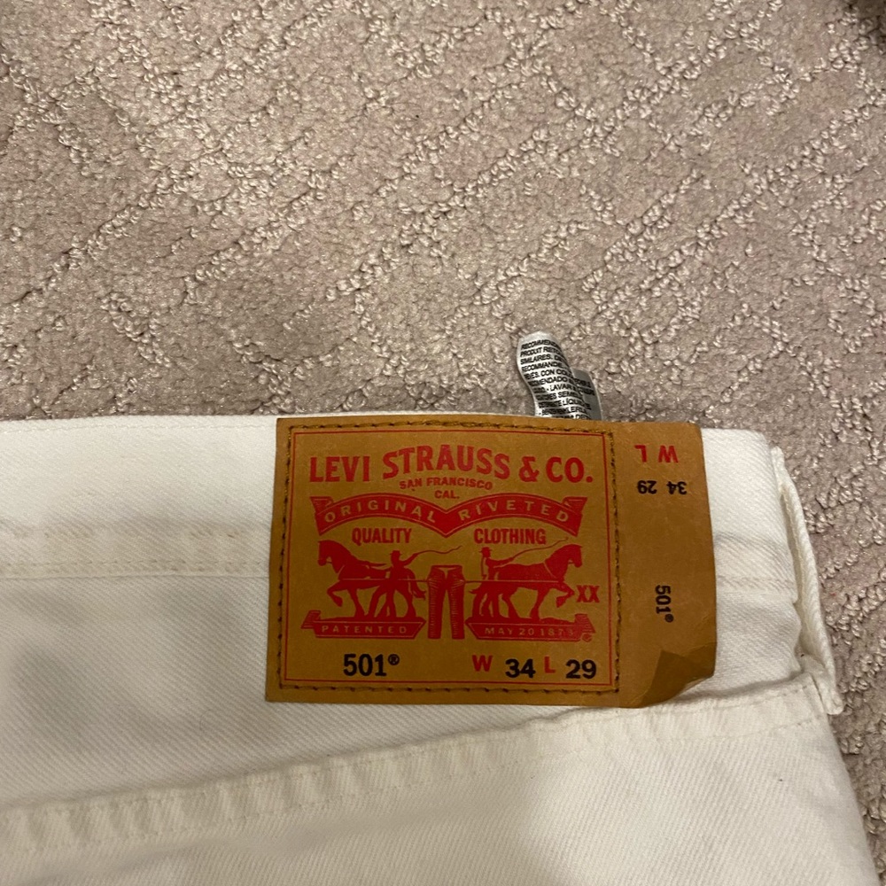 Levi’s white jeans W33 L29
